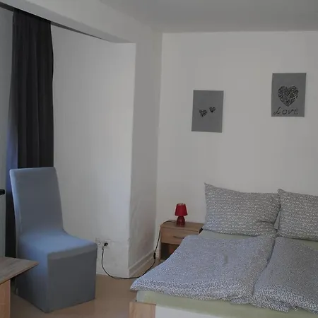 Gastehaus 2 Weisses Rossel *